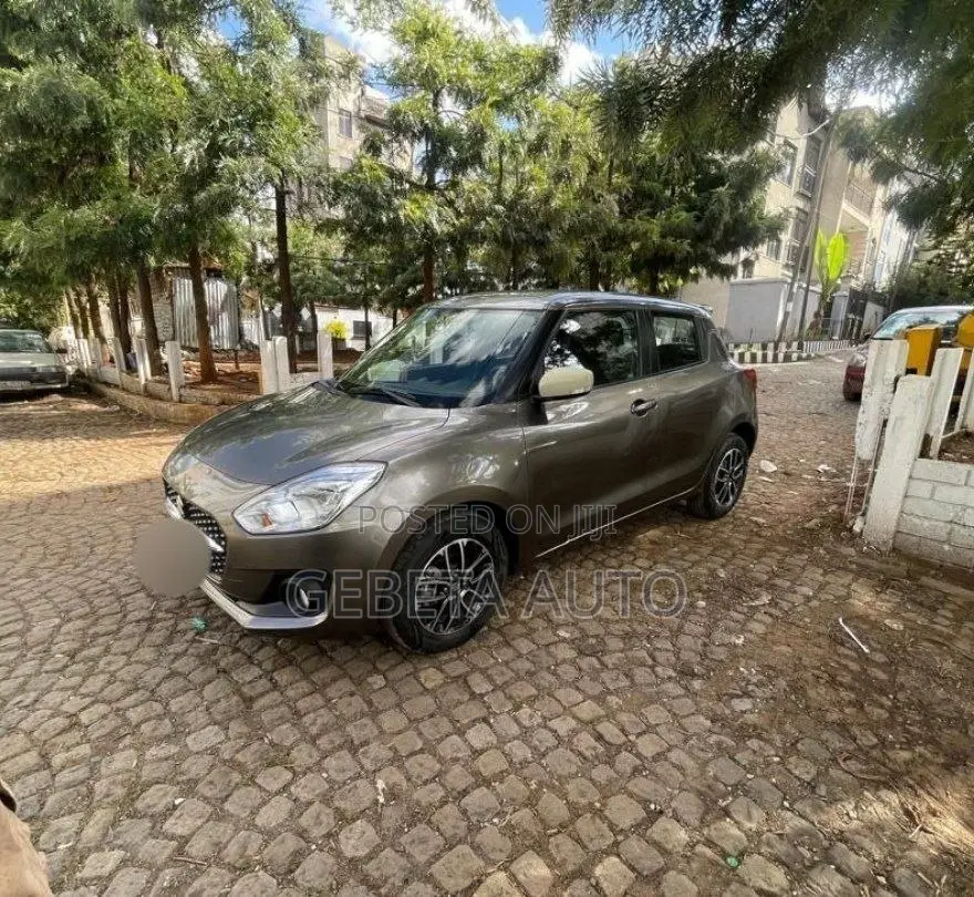 Suzuki Swift 2022 Gray