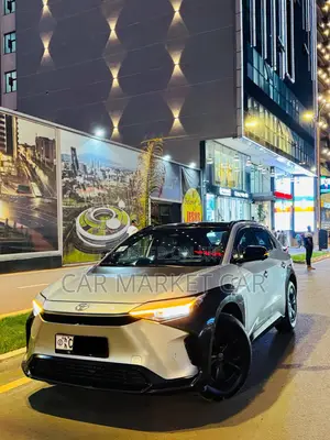 Toyota bZ4X 71.4 kWh AWD 2023 Gray