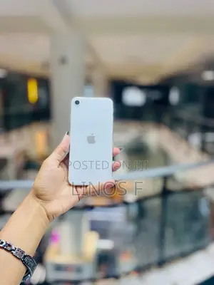 Apple iPhone SE 64 GB White
