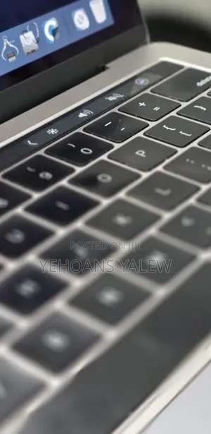 New Laptop Apple MacBook Pro 2019 16GB Intel Core i5 SSD 256GB