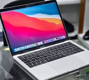 New Laptop Apple MacBook Pro 2019 16GB Intel Core i7 SSD 256GB