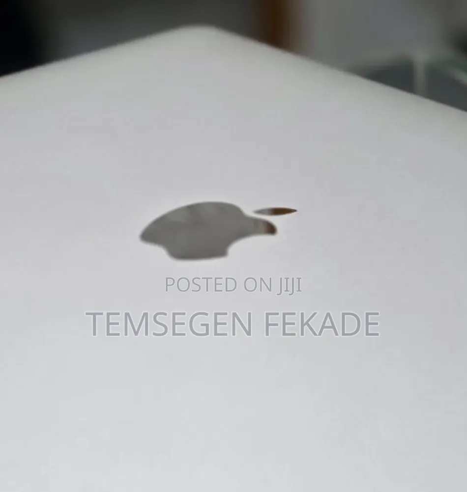 New Laptop Apple MacBook Pro 2019 16GB Intel Core i7 SSD 256GB