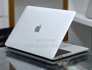 New Laptop Apple MacBook Pro 2019 16GB Intel Core i7 SSD 256GB