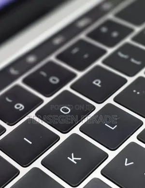 New Laptop Apple MacBook Pro 2019 16GB Intel Core i7 SSD 256GB