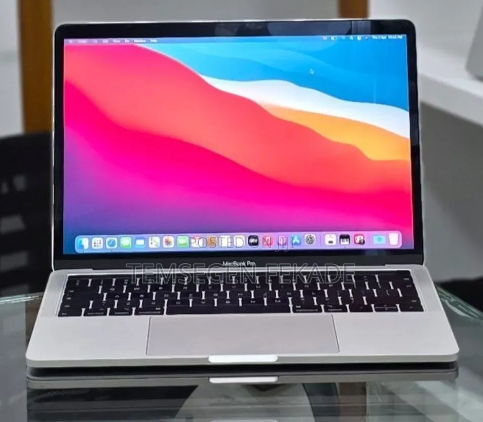 New Laptop Apple MacBook Pro 2019 16GB Intel Core i7 SSD 256GB