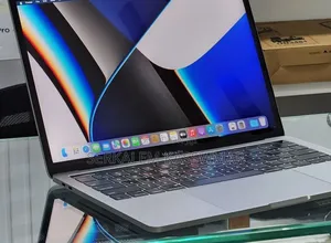 New Laptop Apple MacBook Pro 2019 16GB Intel Core i7 SSD 1T