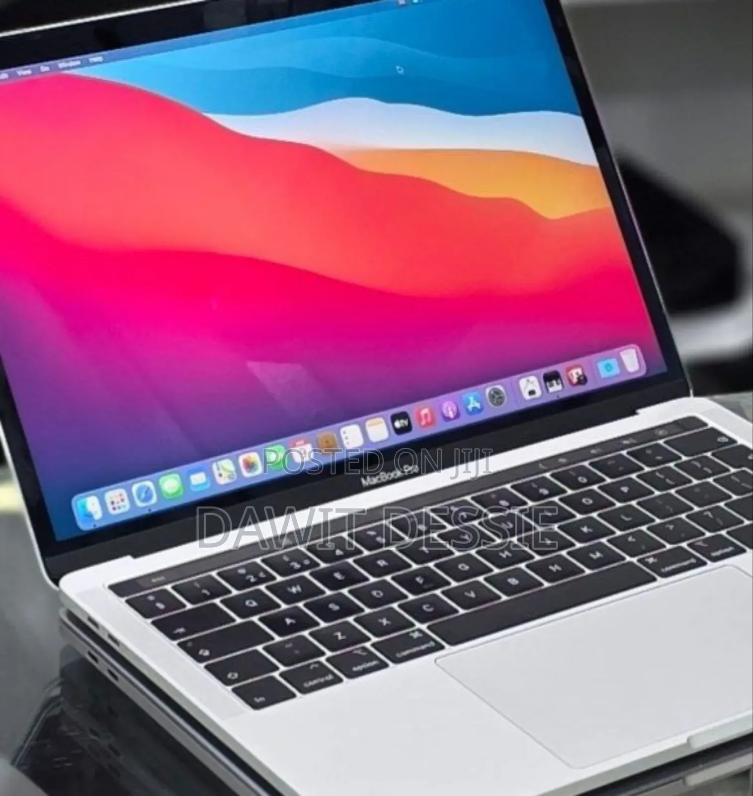 New Laptop Apple MacBook Pro 2019 16GB Intel Core i7 SSD 256GB