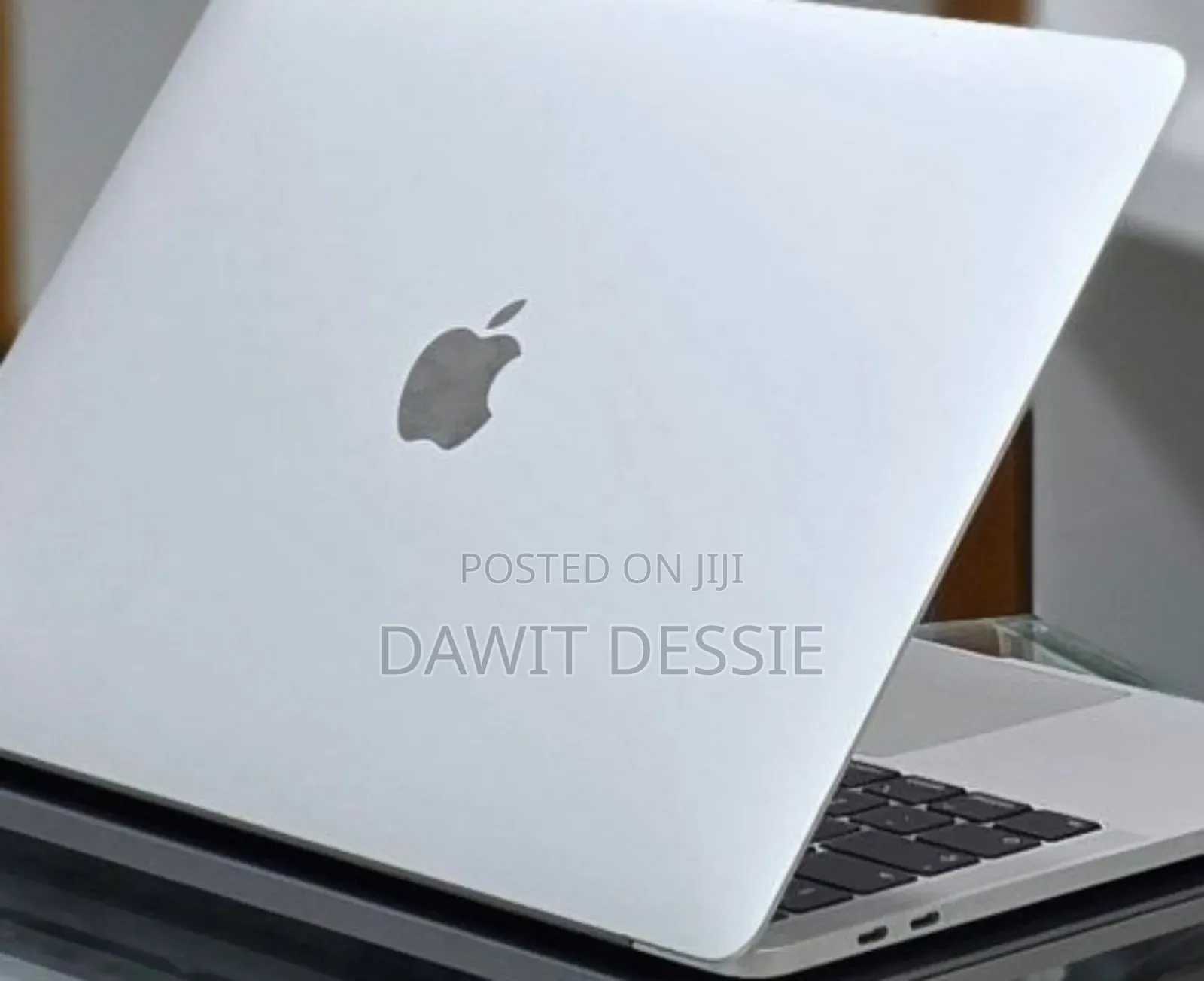 New Laptop Apple MacBook Pro 2019 16GB Intel Core i7 SSD 256GB