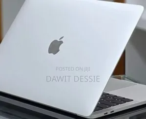 New Laptop Apple MacBook Pro 2019 16GB Intel Core i7 SSD 256GB