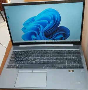 New Laptop HP 16GB Intel Core i7 SSD 512GB