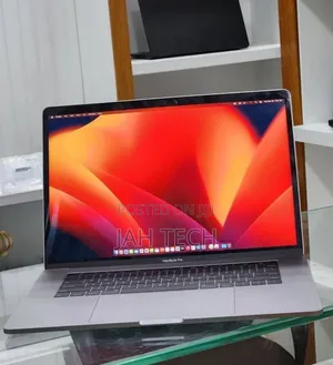 New Laptop Apple MacBook Pro 2017 16GB Intel Core i7 SSD 512GB