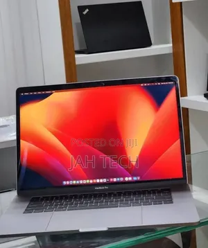 New Laptop Apple MacBook Pro 2017 16GB Intel Core i7 SSD 512GB