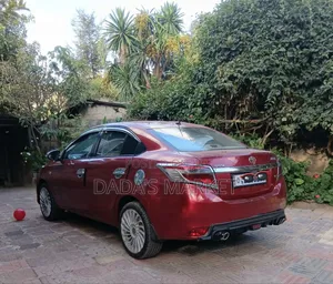 Toyota Yaris 2013 Burgundy