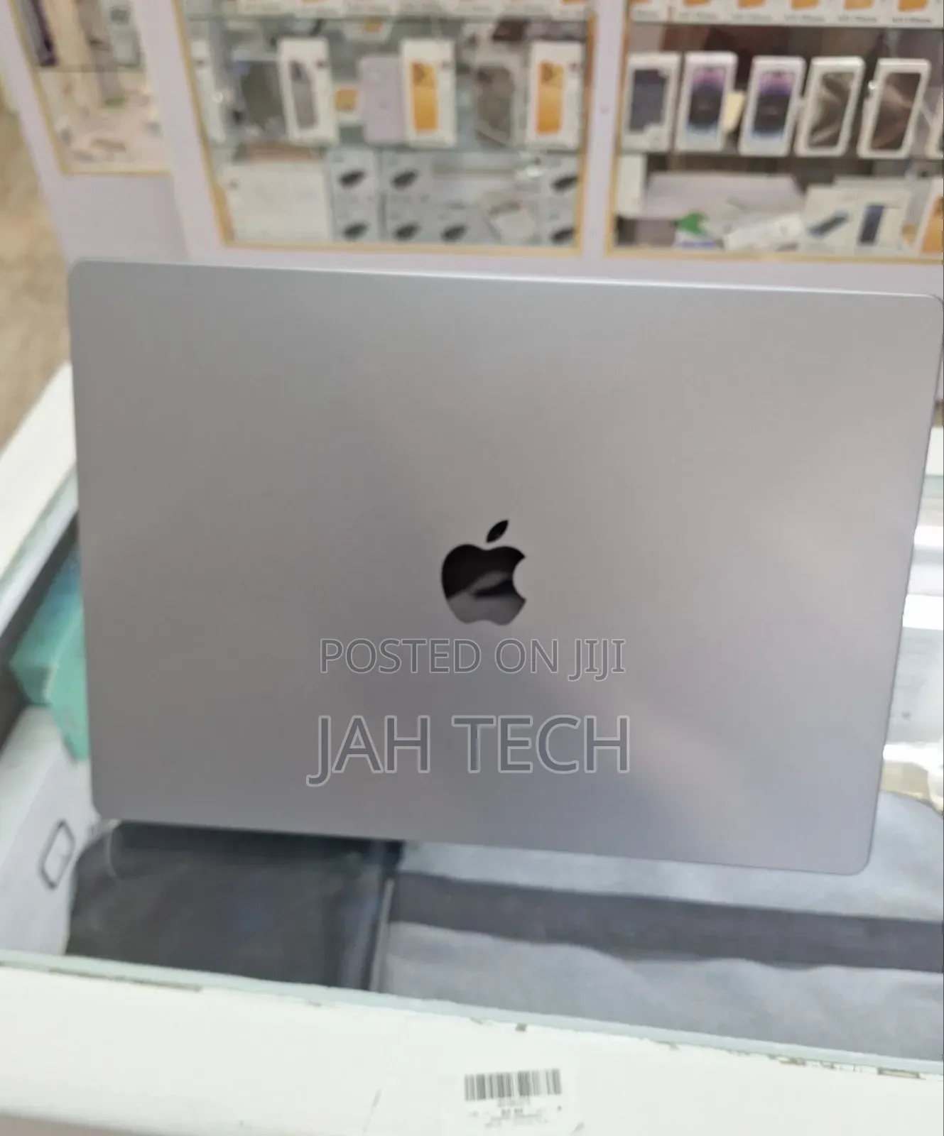 New Laptop Apple MacBook Pro M1 32GB Apple M1 Max SSD 1T