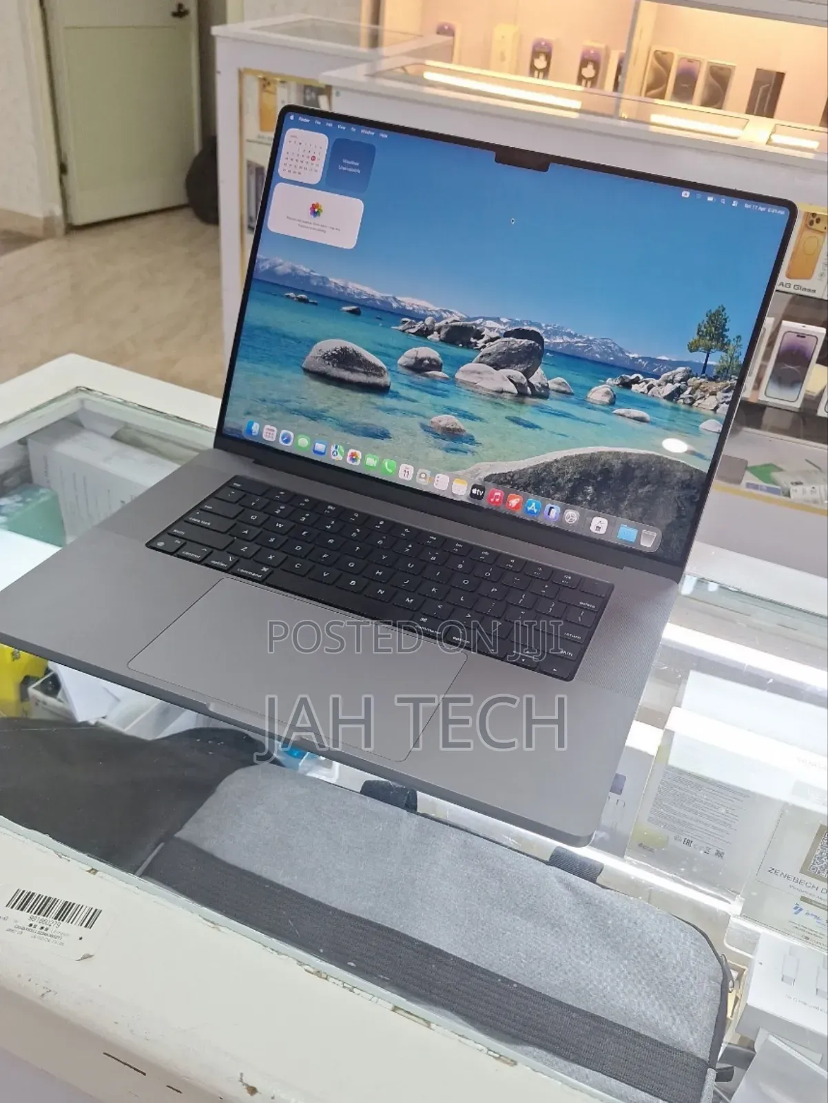 New Laptop Apple MacBook Pro M1 32GB Apple M1 Max SSD 1T