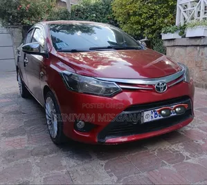 Toyota Yaris 2014 Red
