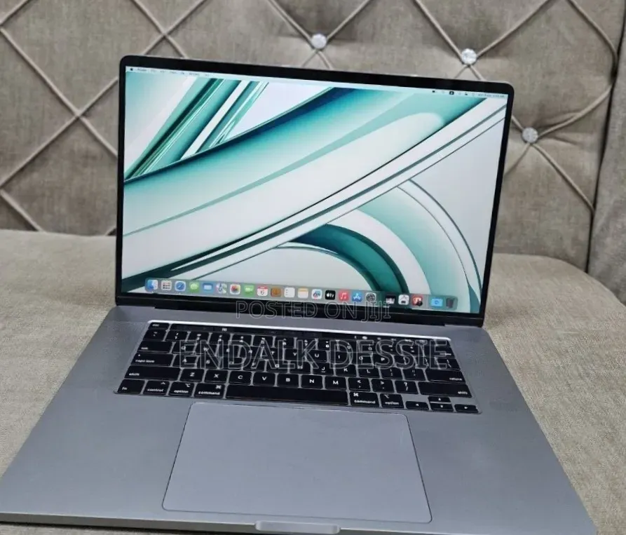 New Laptop Apple MacBook Pro 2019 32GB Intel Core i9 SSD 1T
