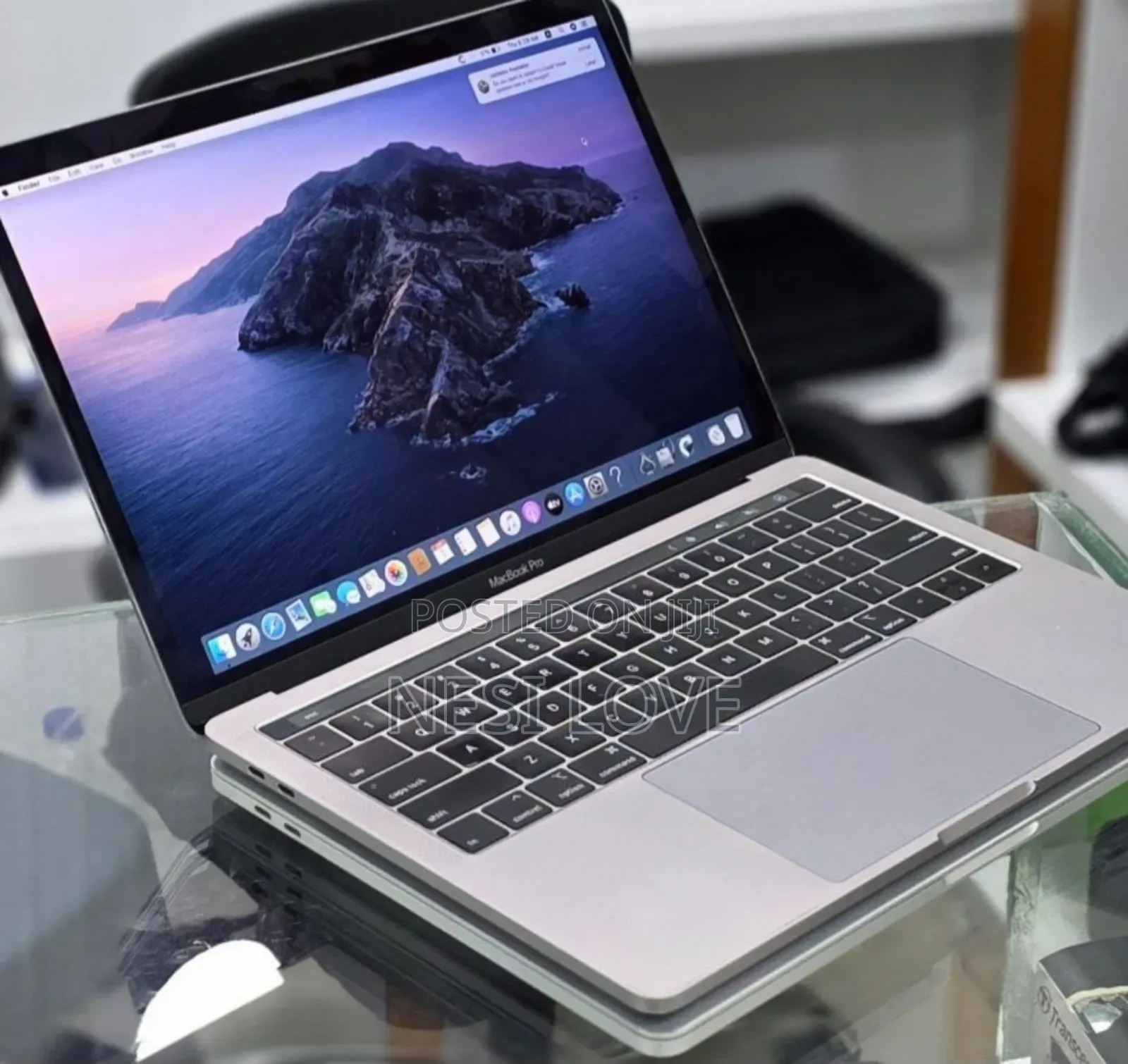 New Laptop Apple MacBook Pro 2019 16GB Intel Core i5 SSD 256GB