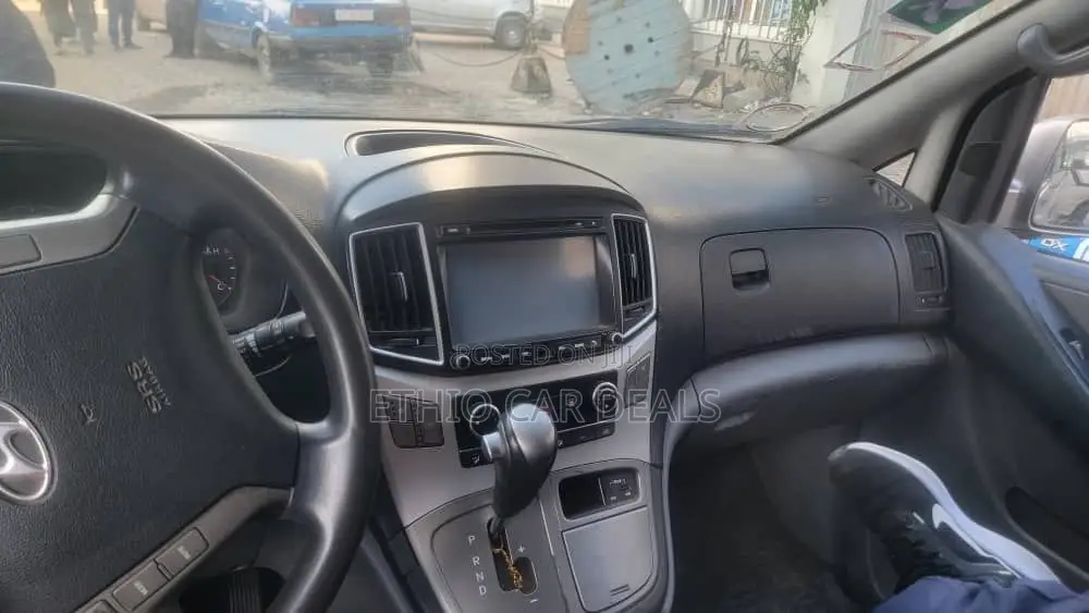 Hyundai Starex 2016 Silver