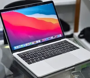 New Laptop Apple MacBook Pro 2019 16GB Intel Core i7 SSD 256GB