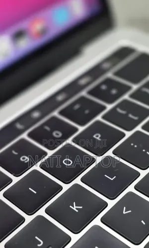 New Laptop Apple MacBook Pro 2019 16GB Intel Core i7 SSD 256GB