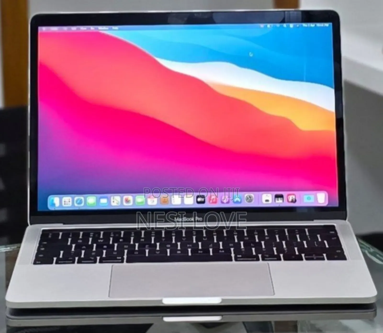 New Laptop Apple MacBook Pro 2019 16GB Intel Core i7 SSD 256GB