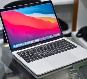 New Laptop Apple MacBook Pro 2019 16GB Intel Core i7 SSD 256GB