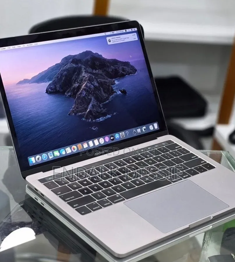 New Laptop Apple MacBook Pro 2019 16GB Intel Core i5 SSD 256GB