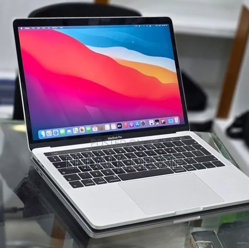 New Laptop Apple MacBook Pro 2019 16GB Intel Core i7 SSD 256GB