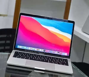 New Laptop Apple MacBook Pro 2019 16GB Intel Core i7 SSD 256GB