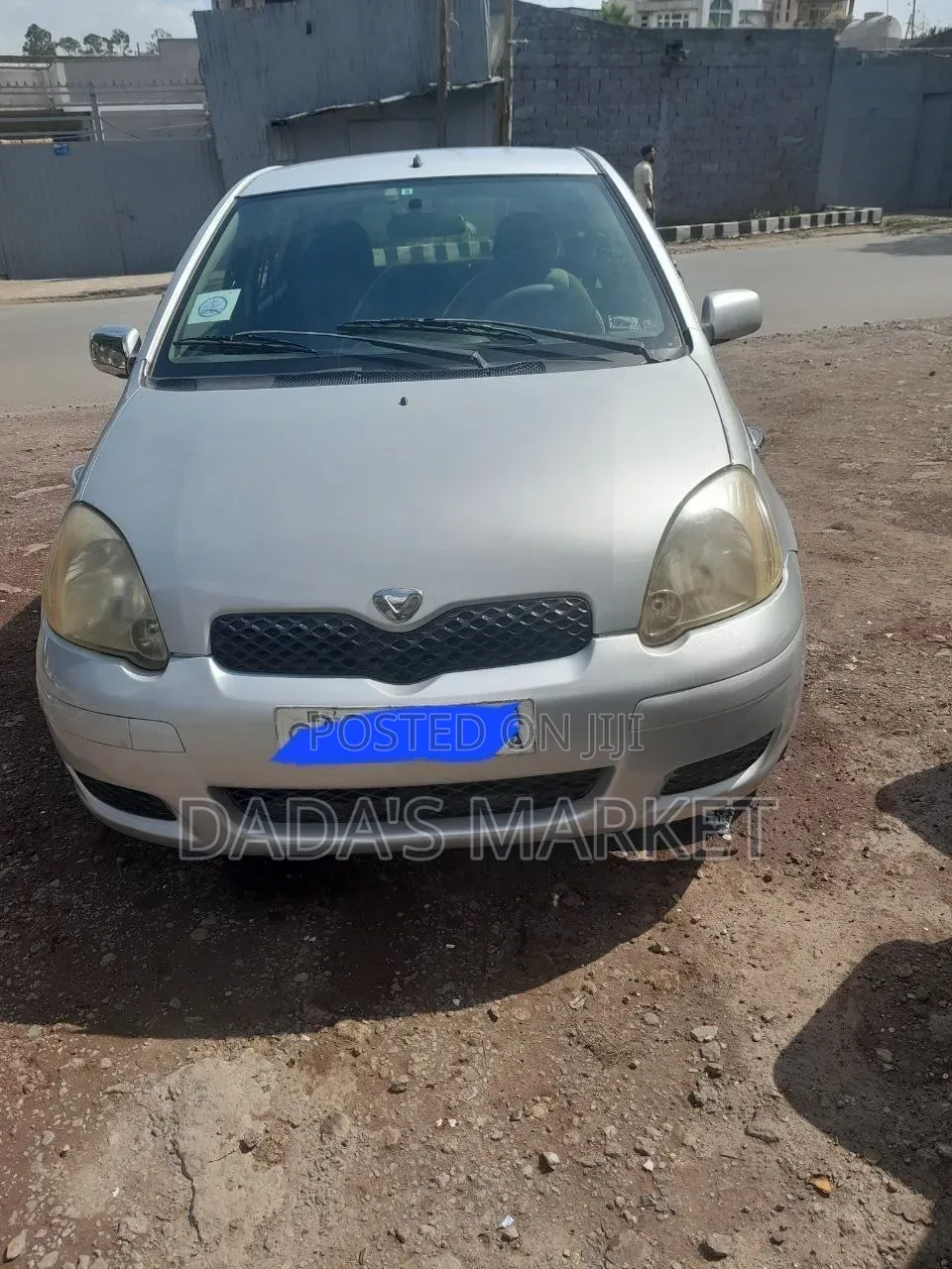 Toyota Vitz 2002 Silver