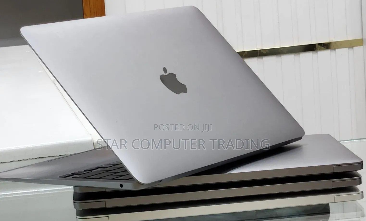 New Laptop Apple MacBook Air 2020 M1 8GB Apple M1 SSD 256GB