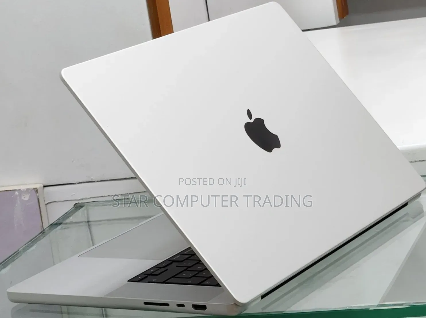 New Laptop Apple MacBook Pro M1 16GB Apple M1 Pro SSD 512GB