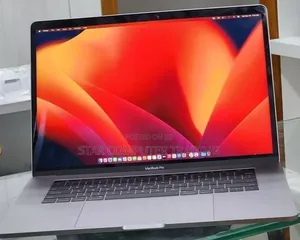 New Laptop Apple MacBook Pro 2017 16GB Intel Core i7 SSD 512GB
