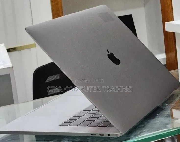 New Laptop Apple MacBook Pro 2017 16GB Intel Core i7 SSD 512GB