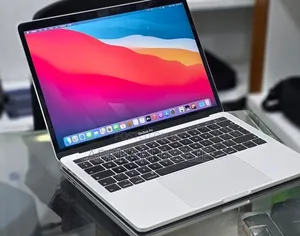 New Laptop Apple MacBook Pro 2019 16GB Intel Core i7 SSD 256GB