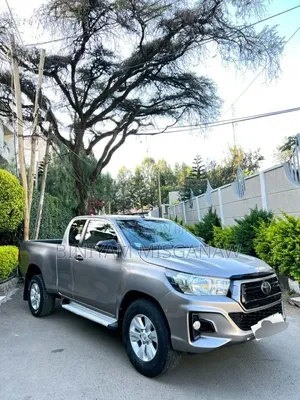 Toyota Hilux 2020 Gray