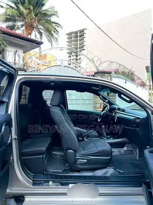 Toyota Hilux 2020 Gray