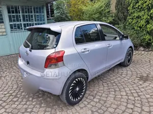 Toyota Yaris 2010 Silver