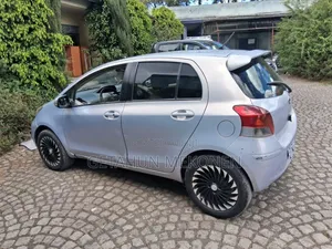 Toyota Yaris 2010 Silver