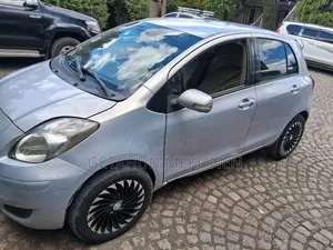 Toyota Yaris 2010 Silver