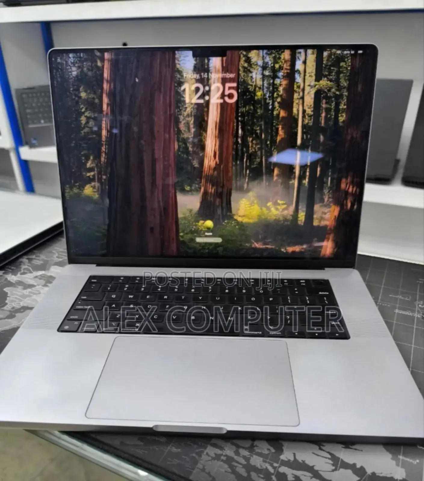 New Laptop Apple MacBook Pro 32GB Apple M1 Max SSD 1T