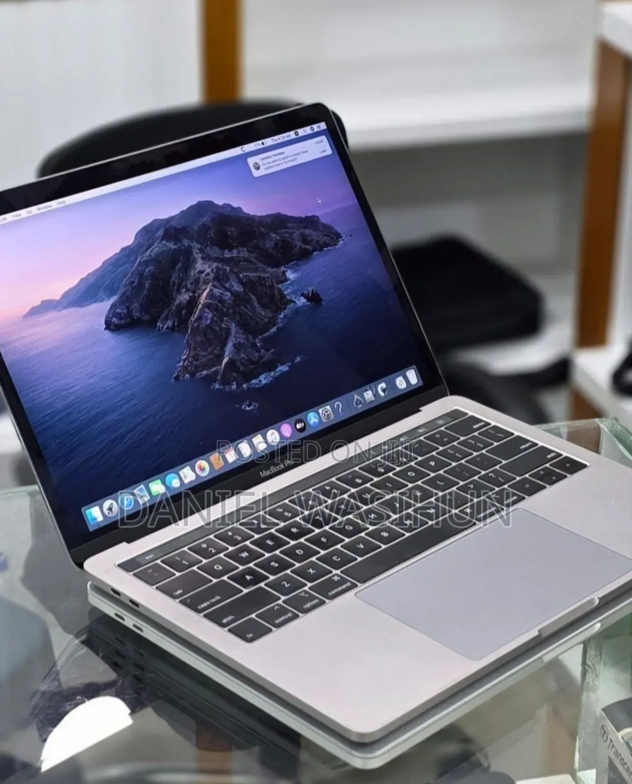 New Laptop Apple MacBook Pro 2019 16GB Intel Core i5 SSD 256GB