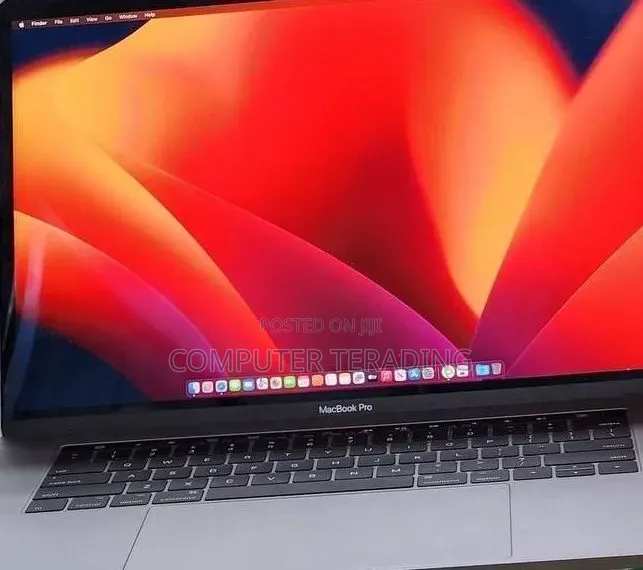 New Laptop Apple MacBook Pro 2017 16GB Intel Core i7 SSD 512GB