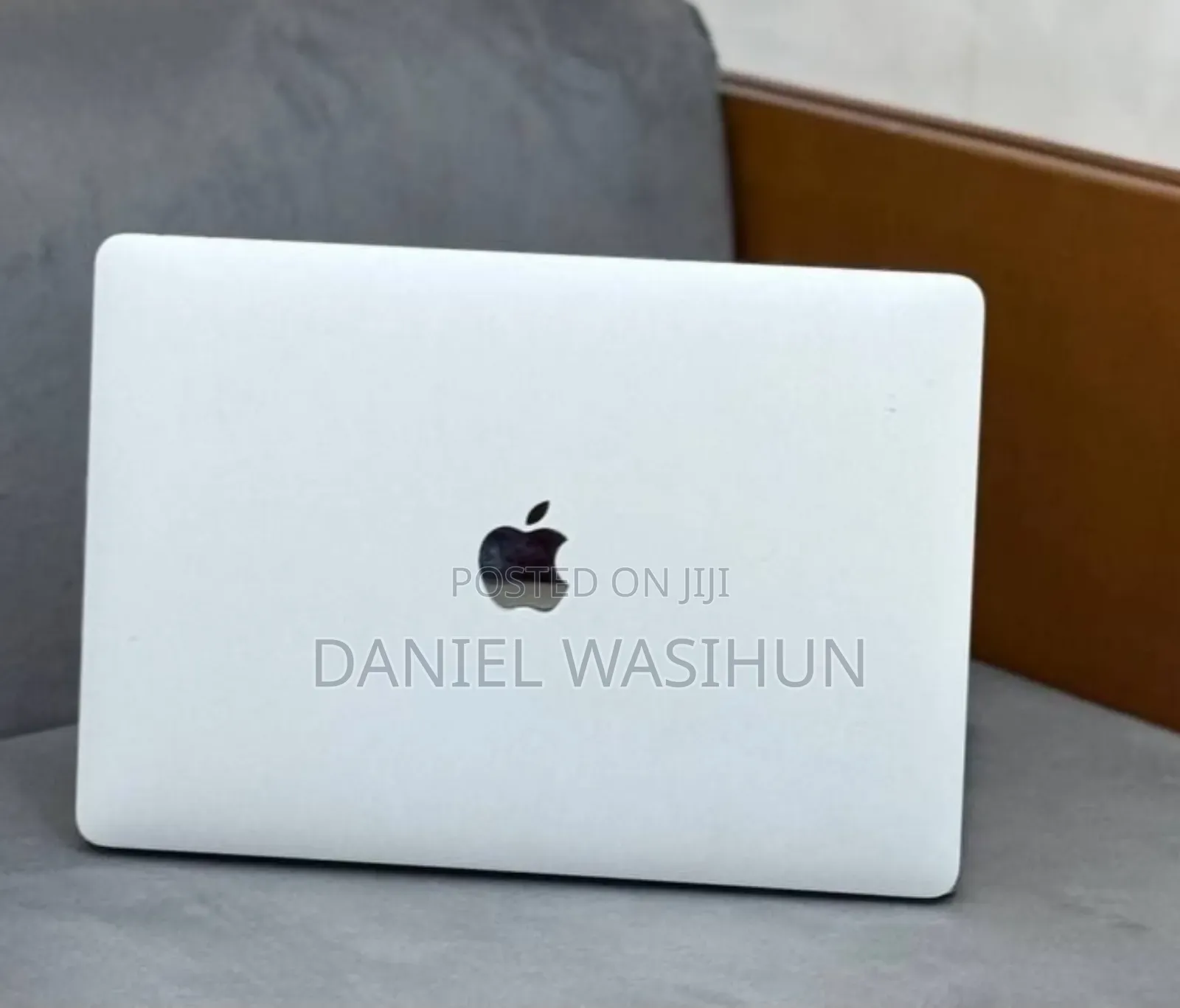 New Laptop Apple MacBook Pro 2019 8GB Intel Core i5 SSD 128GB