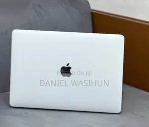New Laptop Apple MacBook Pro 2019 8GB Intel Core i5 SSD 128GB