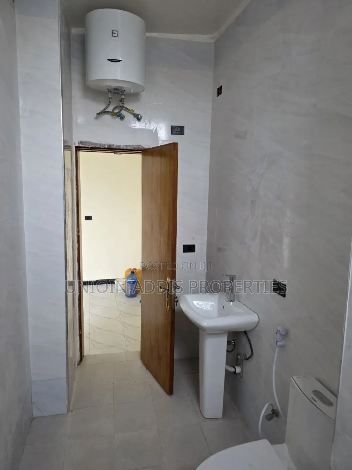 Furnished 2bdrm Apartment in Bole for sale