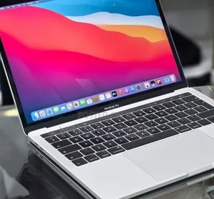 New Laptop Apple MacBook 16GB Intel Core i7 SSD 256GB