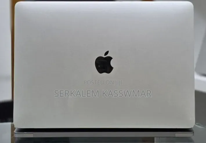New Laptop Apple MacBook Pro 2019 16GB Intel Core i7 SSD 256GB