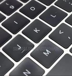 New Laptop Apple MacBook Pro 2019 16GB Intel Core i7 SSD 256GB